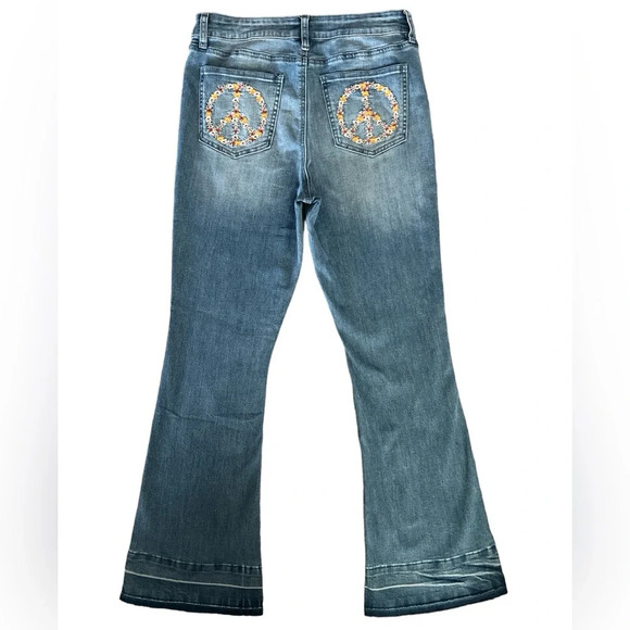 Ashley Mason Floral Embroidered Peace Sign High Rise Boot Cut Stretch Jeans Nwt - Picture 1 of 5